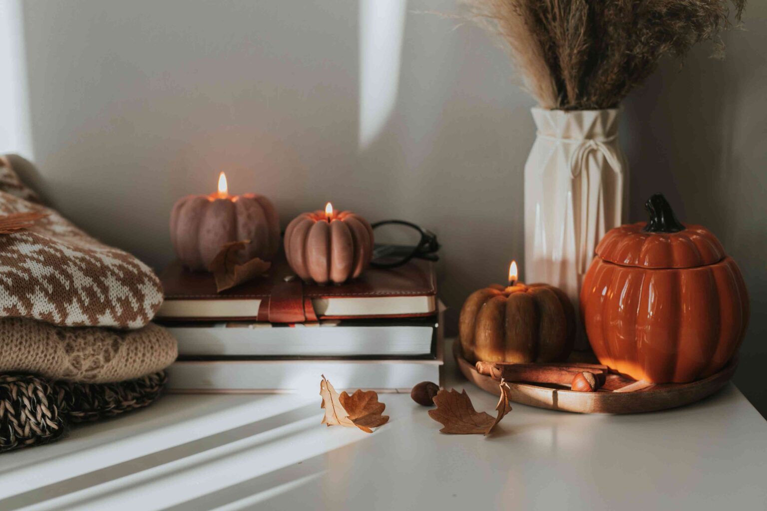 15 Modern Fall Decorating Ideas That Will Look Good Now Until December