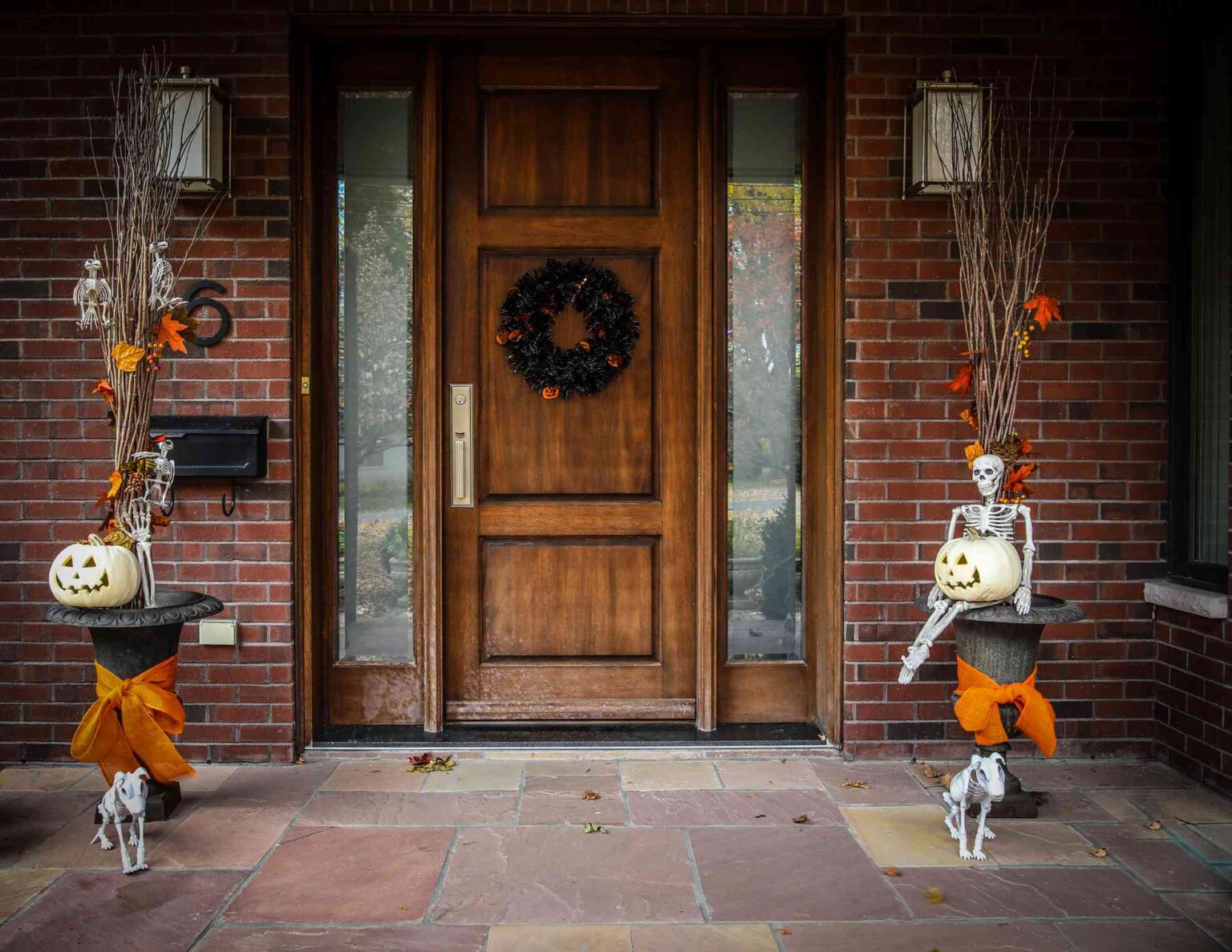 45 Halloween Wreath Ideas to Make Before October That Will Wow Your Trick-or-Treaters