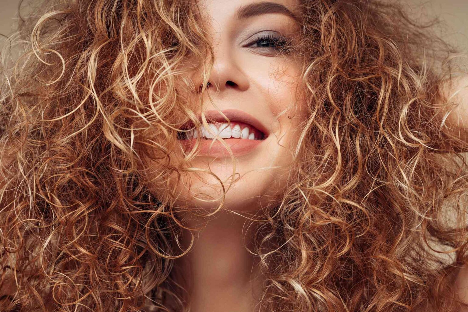 5 Anti-Humidity Tips Southern Women Swear By For Preventing Frizz