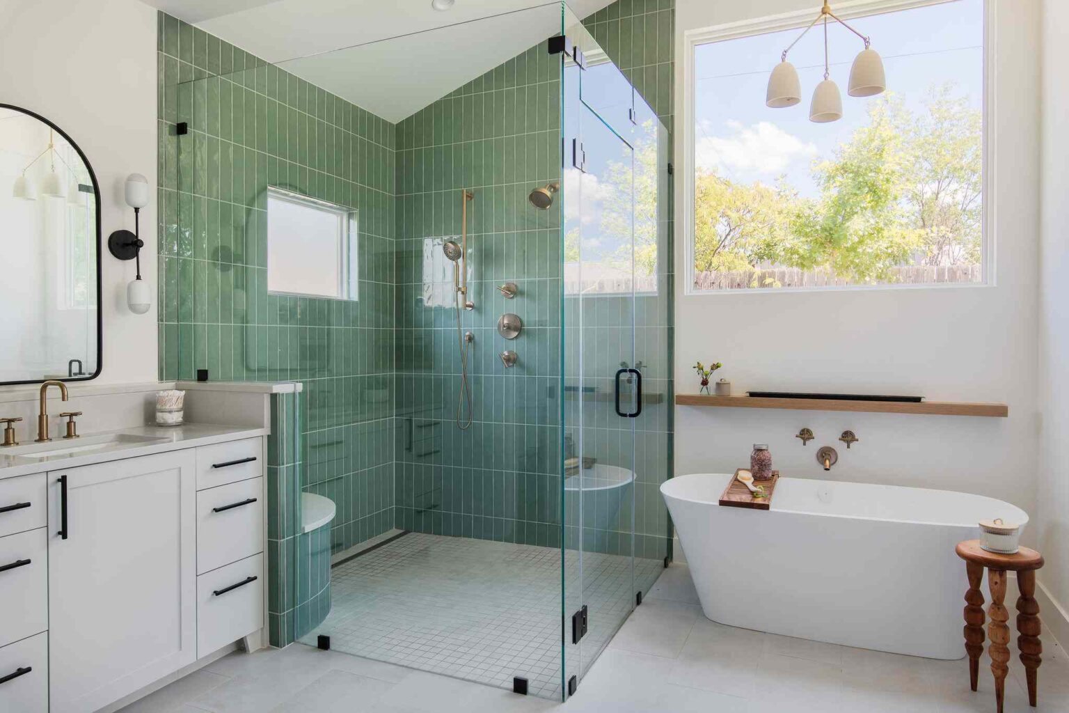 5 Most Popular Bathroom Renovation Trends of 2024, According to Houzz