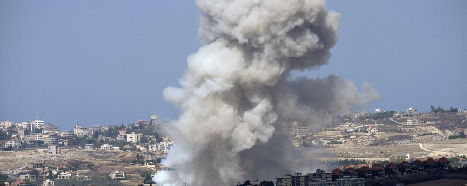 Smoke rises from Israeli shelling on villages in the Nabatiyeh district, seen from the southern town of Marjayoun, Lebanon, Monday, Sept. 23, 2024 - Sputnik International, 1920, 24.09.2024