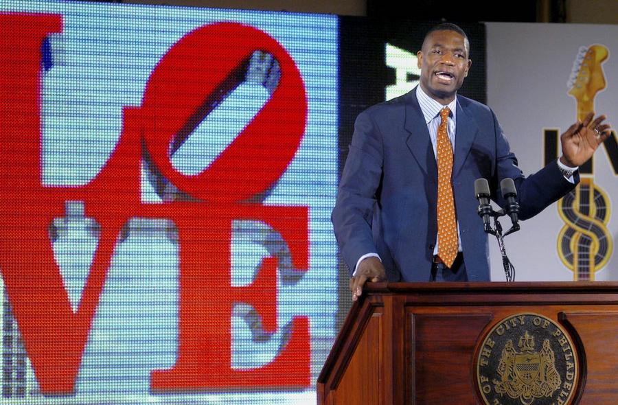 PHILADELPHIA - MAY 31: Mayor John F. Street, musician Dave Matthews, athlete Dikembe Mutumbo and others to hold during a news conference to announce the upcoming Live Eight concert to raise money to aid Africa May 31, 2005 in Philadelphia, Pennsylvania. Photo by William Thomas Cain/Getty Images.