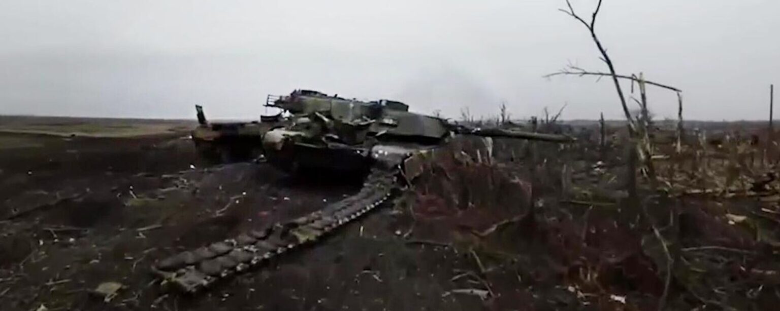 In this handout video grab released by the Russian Defense Ministry, a US-made Abrams tank used by the Ukrainian military, which was destroyed during fighting in the Avdeyevka area amid Russia's military operation in Ukraine, is seen in the field in the village of Berdychi, Donetsk People's Republic, Russia - Sputnik International, 1920, 23.09.2024