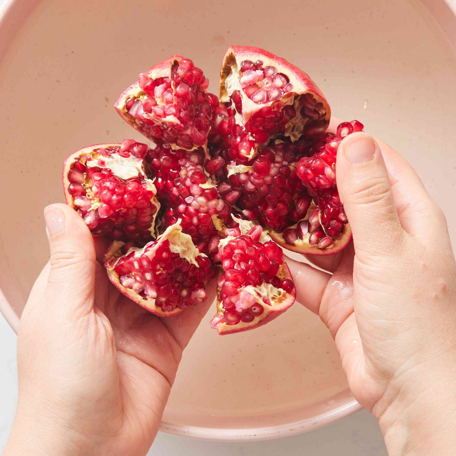 How to Prep and Eat a Pomegranate (with Photos!)