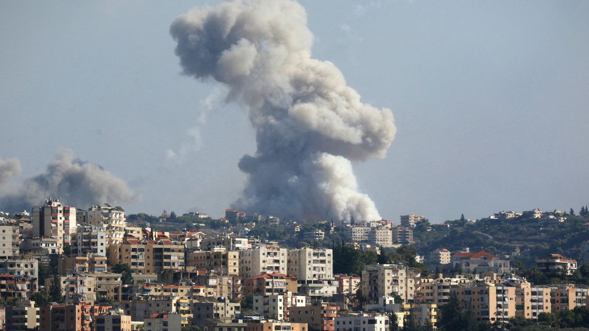 Israeli airstrikes on Lebanon kill at least 492