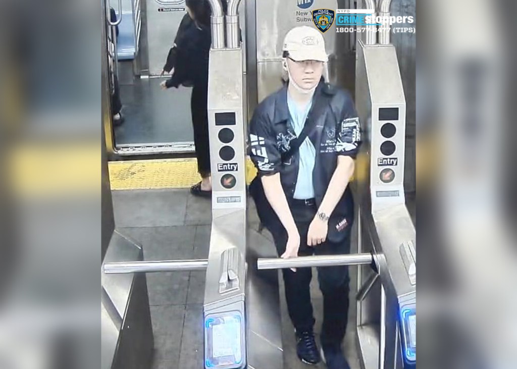 Man arrested for stabbing stranger who bumped into him at Manhattan subway