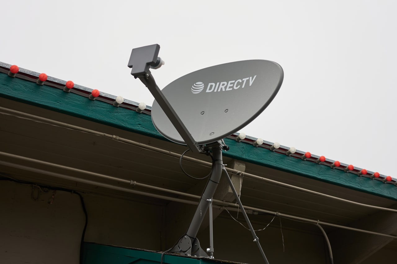 Satellite-TV rivals DirecTV, Dish reportedly in advanced merger talks