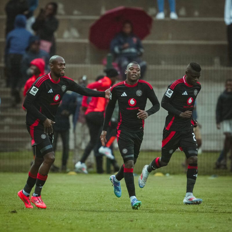 WATCH: Dlamini's late free kick secures win for Orlando Pirates