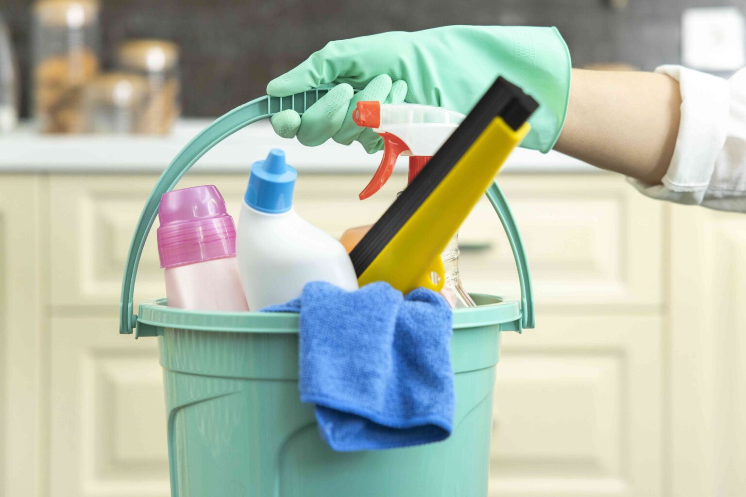 12 Cleaning Secrets That Only Professionals Know