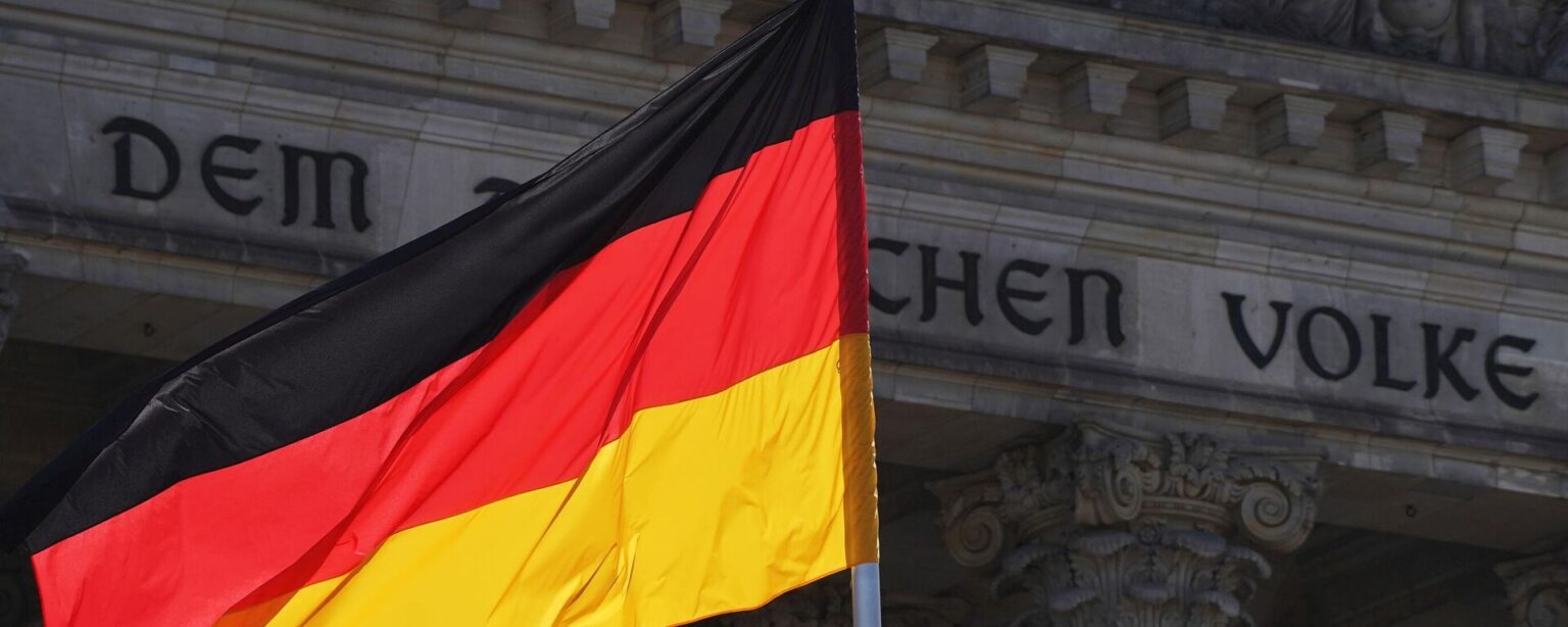 German flag of the building of Reichstag in Berlin. - Sputnik International, 1920, 09.08.2024