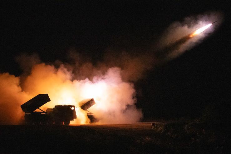 Chunmoo multiple rocket launchers under the Army's I Corps fire live rounds into the East Sea from a training ground in the border county of Goseong, Gangwon Province, in this photo provided by the Army, Oct. 17. Yonhap