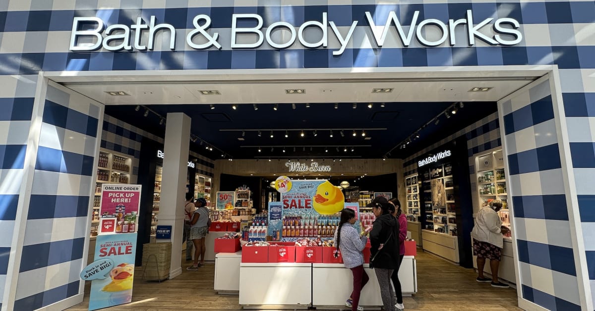 Bath & Body Works Issues Apology and Removes Candle That Resembles a KKK Hood