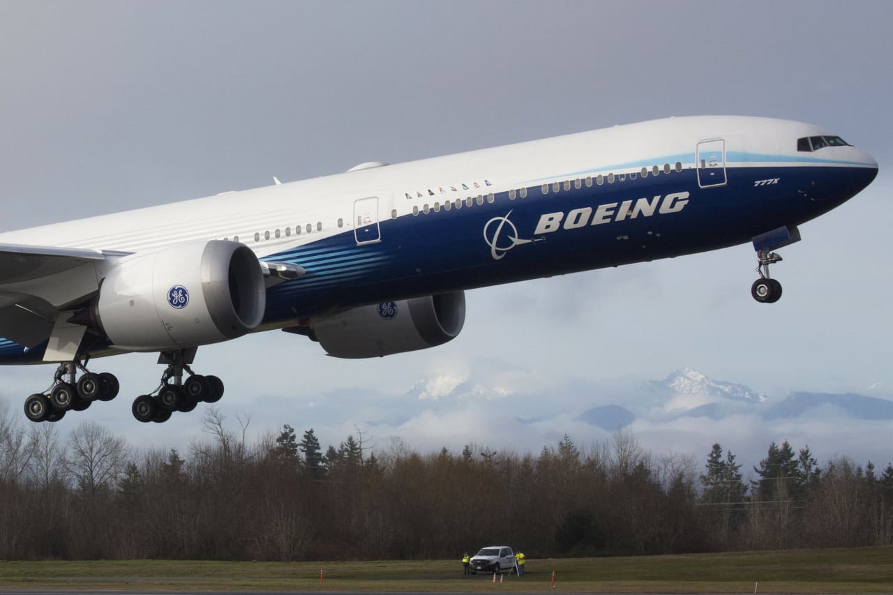 Boeing enters $10 billion credit agreement as it moves to boost liquidity