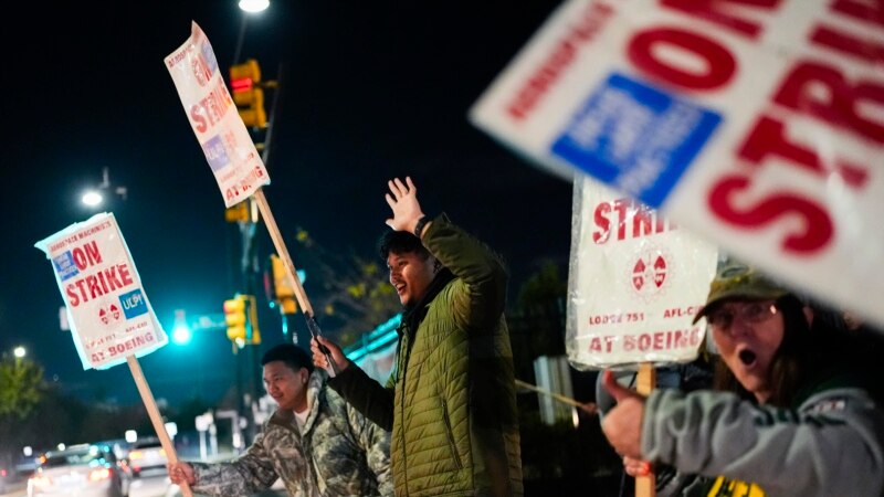 Boeing strike barrels on as workers reject wage deal