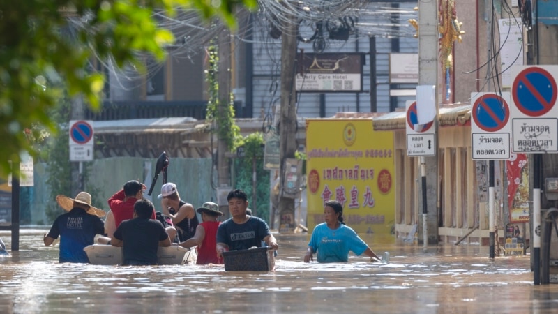 Central Thailand braces for inundation as rain stops in flooded Chiang Mai