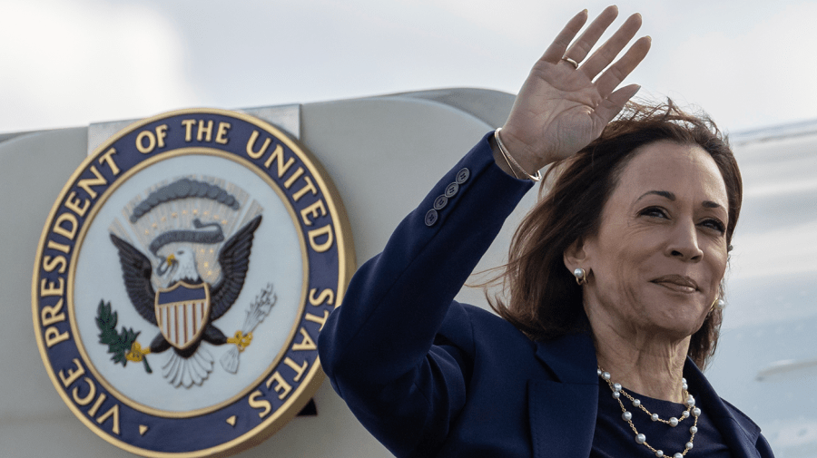 Democrats fear Harris losing too many male voters to Trump