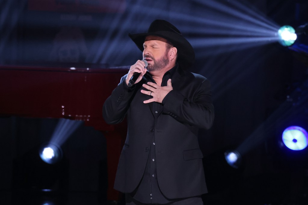 Garth Brooks hits Las Vegas stage amid rape, sexual assault allegations