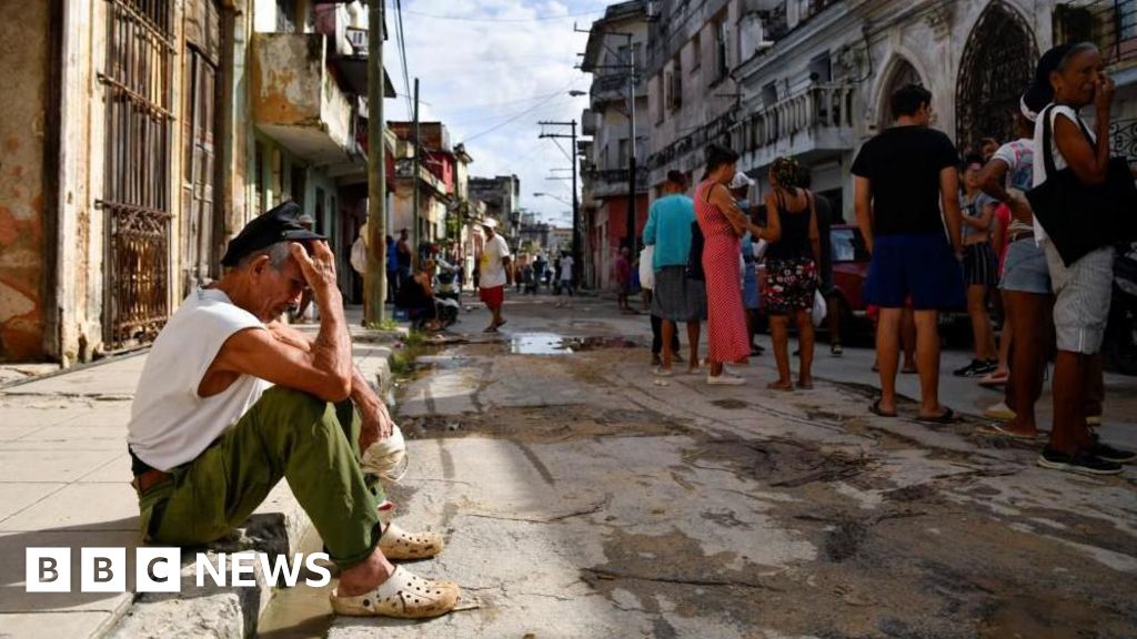 Hurricane Oscar leaves at least six dead in Cuba