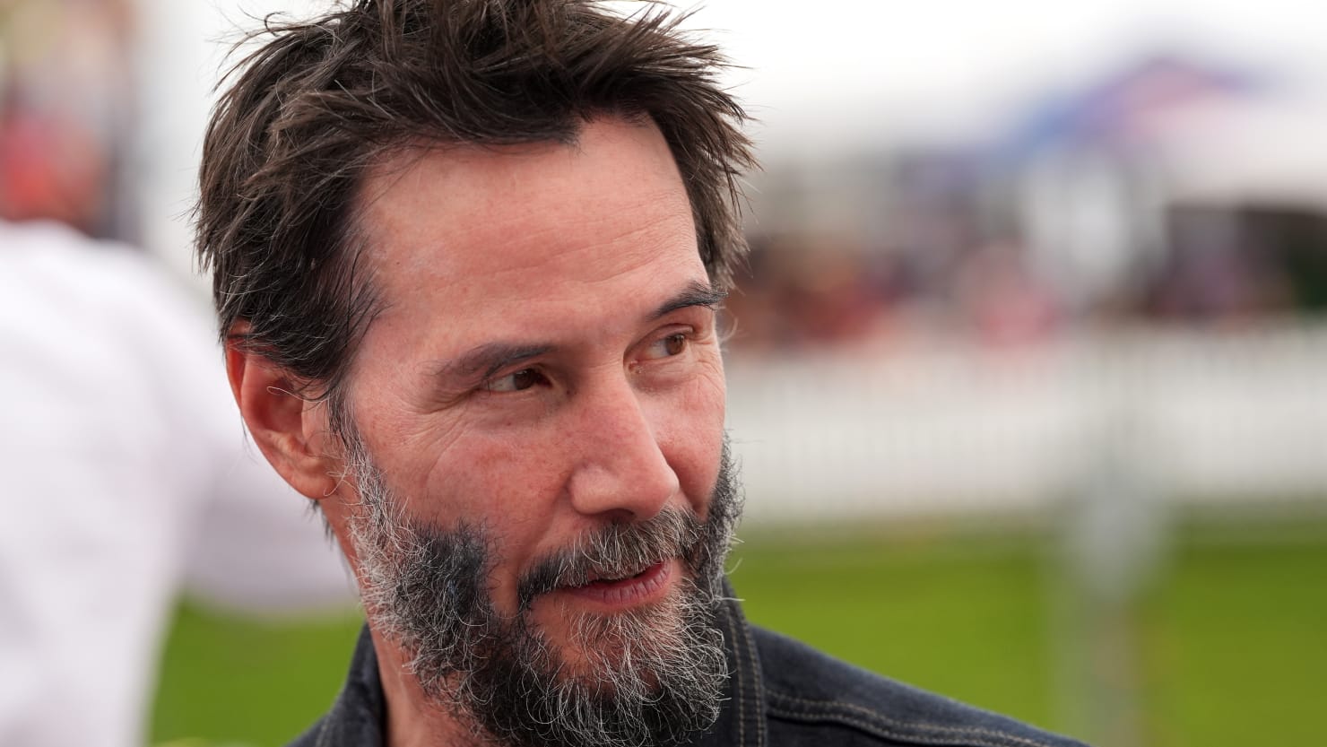 Keanu Reeves Spins Out During Pro Auto Racing Debut