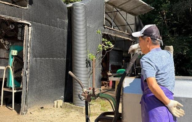 Son Won-hak, the owner of a dog farm in Yeoju, Gyeonggi Province, looks over his property, Monday. Korea Times photo by Heo Yoo-jung