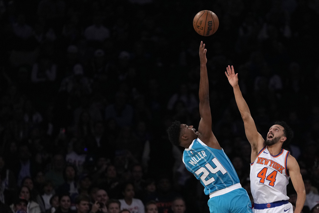 Landry Shamet’s dislocated shoulder puts cap-strapped Knicks in a bind