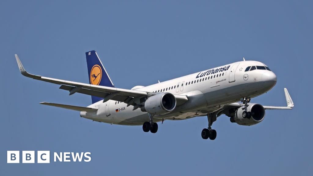 Lufthansa hit with record penalty after barring Jewish passengers