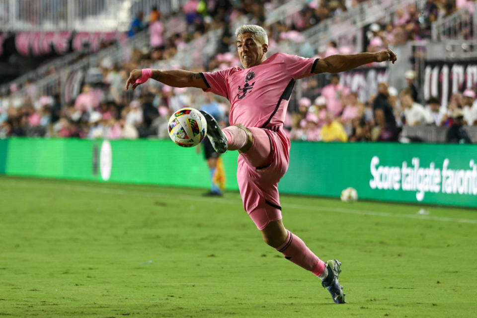 🎥 Luis Suárez wastes no time to make Miami playoff history