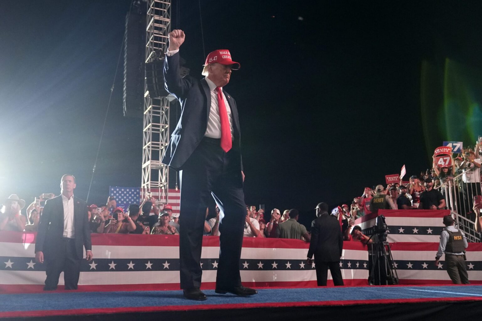 Man with shotgun, loaded handgun, and ammo arrested at checkpoint near Trump rally