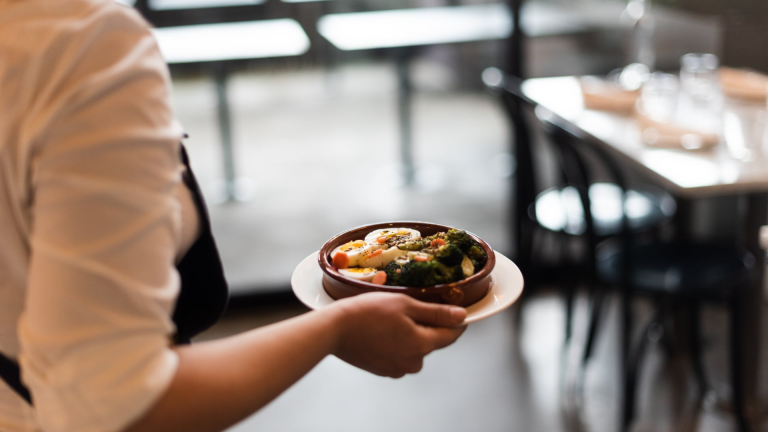 Miss Manners:  My friend’s embarrassing behavior towards servers is ruining our lunches