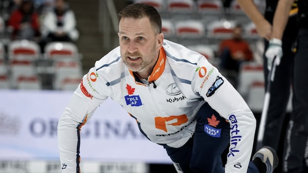 Mouat defeats Gushue in men's Tour Challenge final in Charlottetown | CBC Sports