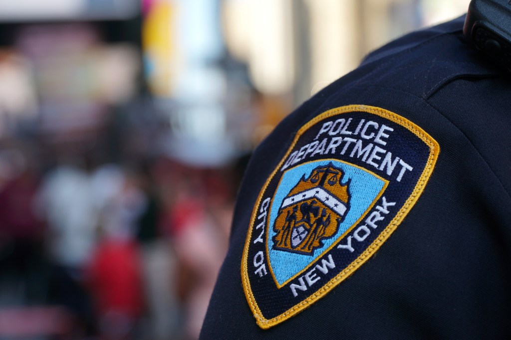 NYPD officer who worked in youth program sexted undercover cop posing as 14-year-old: complaint