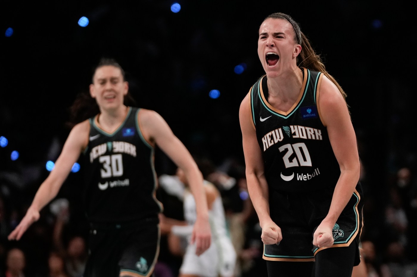 New York Liberty win their first WNBA championship, beating the Minnesota Lynx 67-62