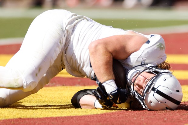 Tyler Warren #44 of the Penn State Nittany Lions catches a pass for a touchdown during the third quarter against the USC Trojans at United Airlines Field at the Los Angeles Memorial Coliseum on Oct. 12, 2024 in Los Angeles, California. (Photo by Kevork Djansezian/Getty Images)