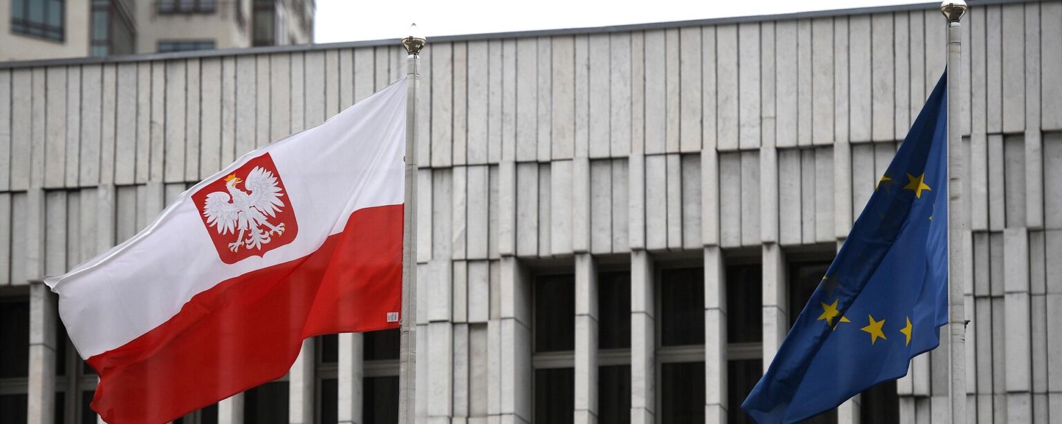 Flags of Poland and the European Union - Sputnik International, 1920, 14.05.2024