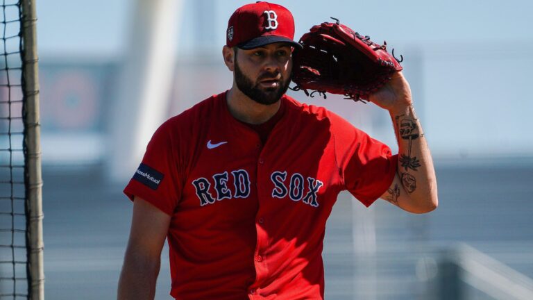 Red Sox pitcher, top free agent spotted together at World Series Game 1