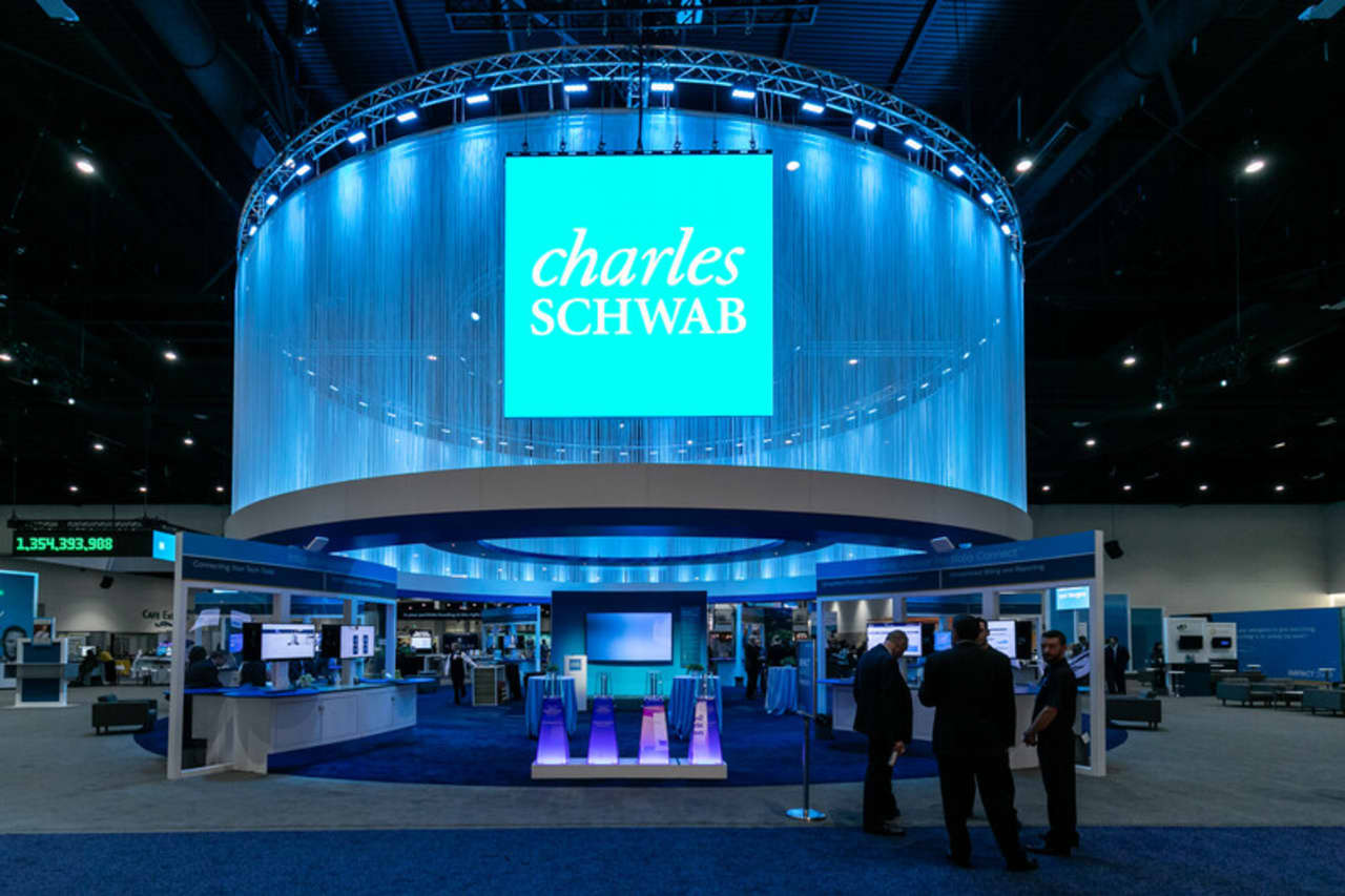 Schwab CEO Walt Bettinger to retire after leading financial firm since 2008