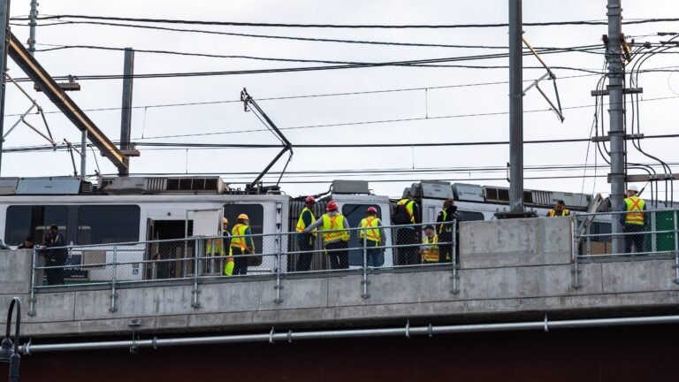 Shuttles to run indefinitely on two Green Line branches while MBTA investigates derailment