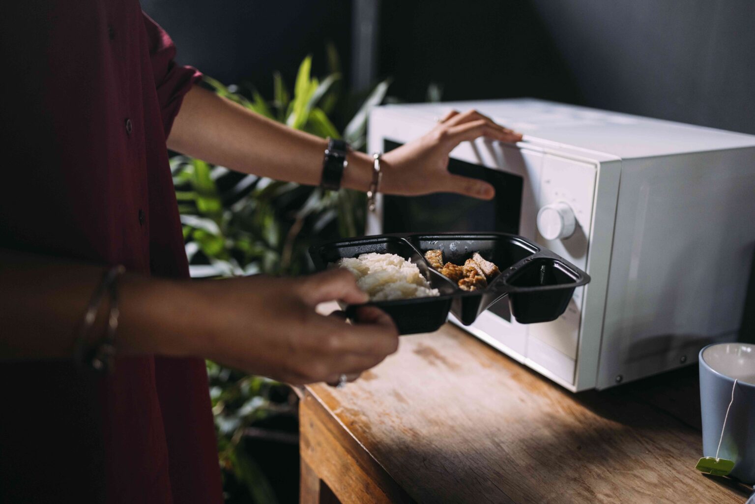 Study Warms Harmful Chemicals Might Be Lurking in Your Black Kitchen Utensils