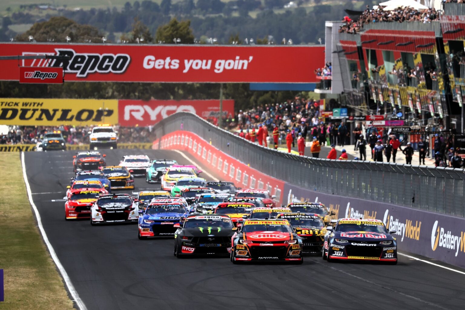 The race gets under way at Bathurst