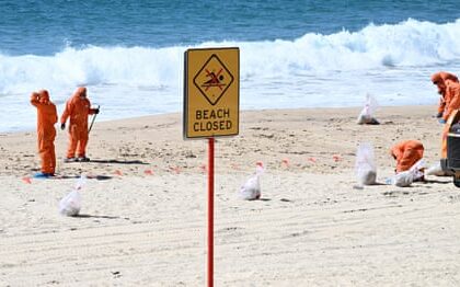 Sydney beaches to remain closed, Randwick mayor says – video