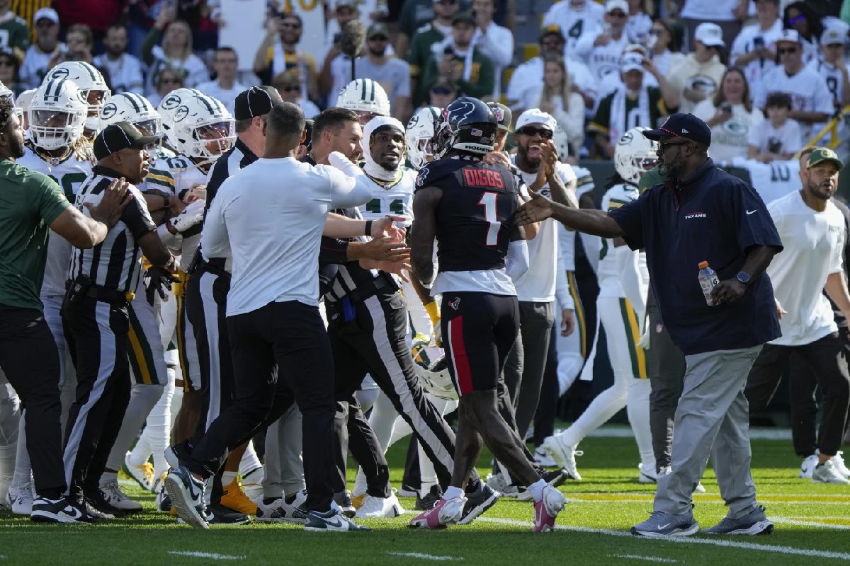 Texans’ Stefon Diggs gets into pregame scuffle with Packers’ Jaire Alexander and Keisean Nixon –