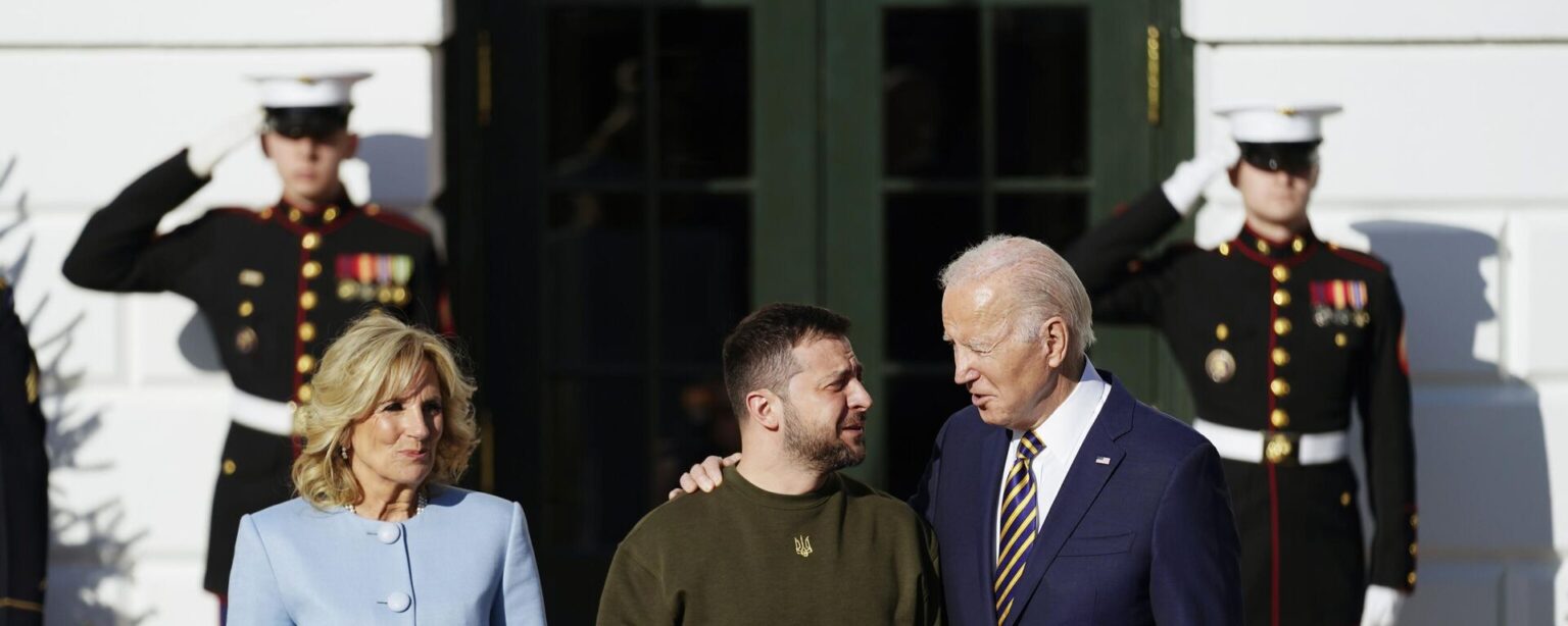 US President Joe Biden welcomes Volodymyr Zelensky at the White House in Washington, Wednesday, Dec. 21, 2022.  - Sputnik International, 1920, 19.10.2024