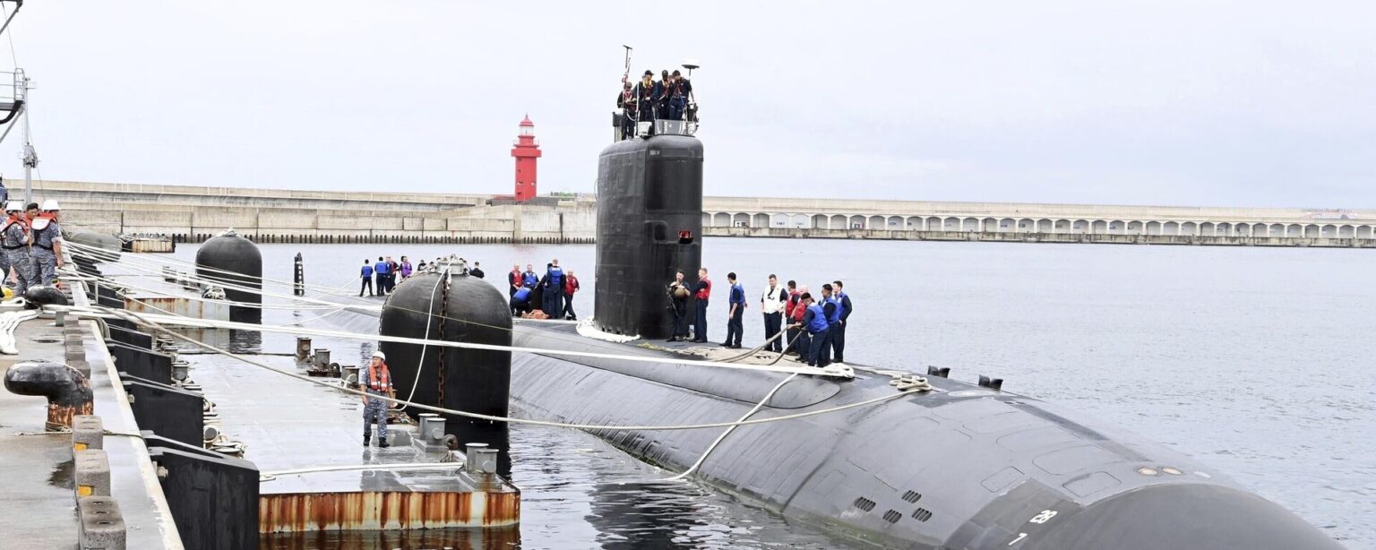 In this photo provided by South Korea Defense Ministry, the USS nuclear-powered submarine USS Annapolis docks at a South Korean naval base on Jeju Island, South Korea, Monday, July 24, 2023 - Sputnik International, 1920, 23.09.2024