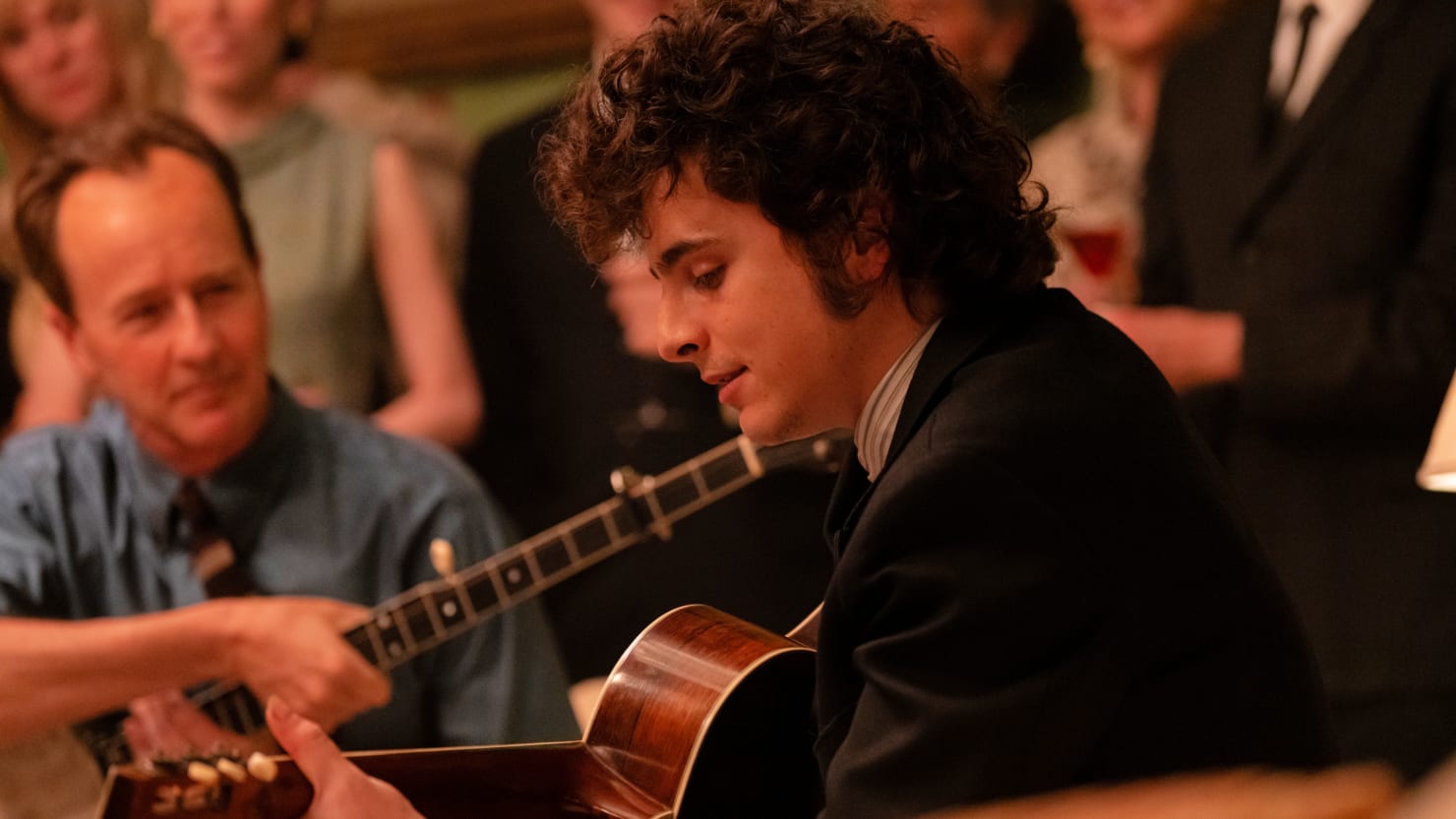 Watch Timothée Chalamet Sing as Bob Dylan in New Trailer