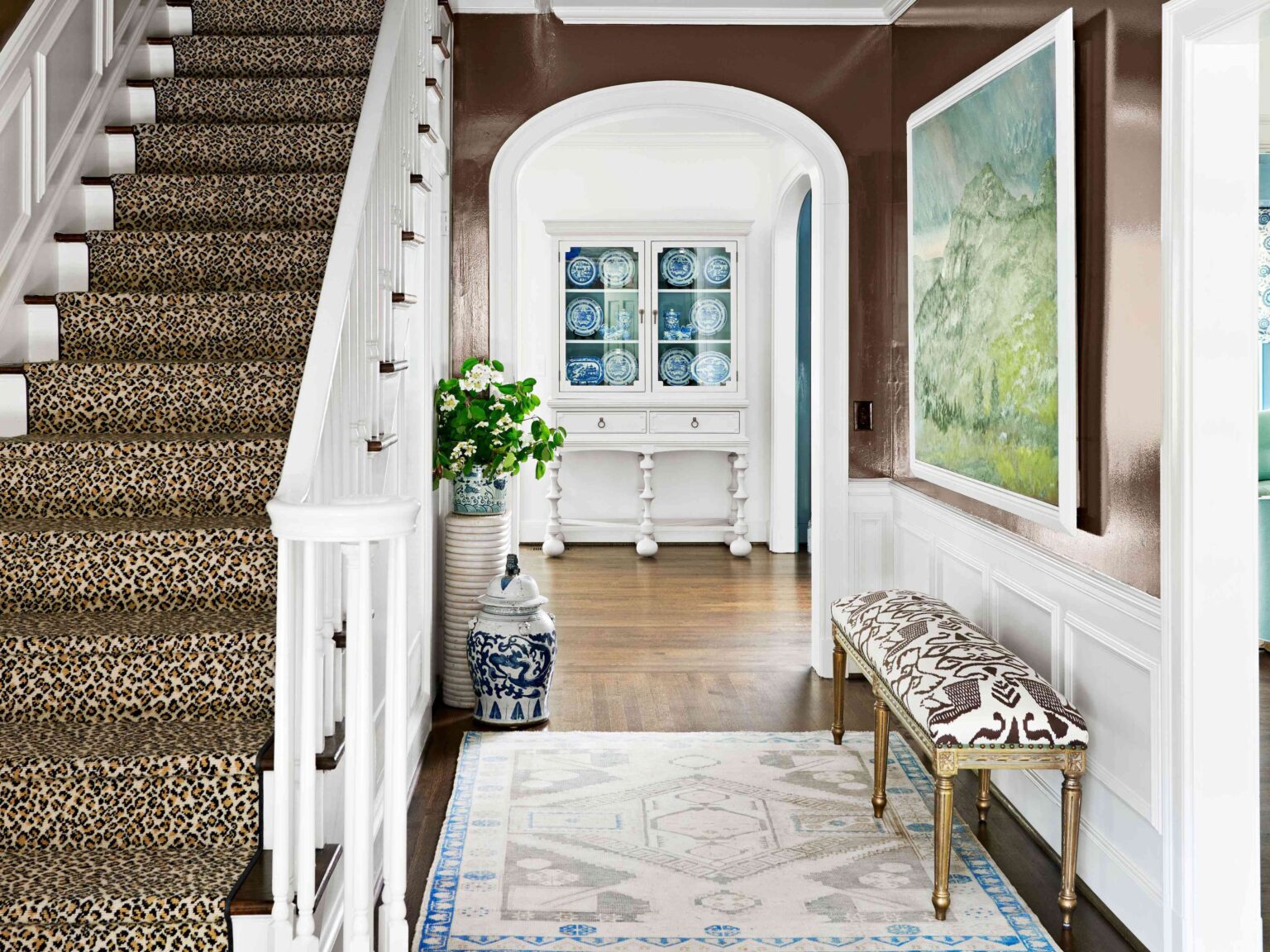 You Should Never Use These Paint Colors In An Entryway, According To Designers