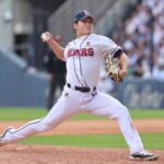 Doosan Bears closer Kim Taek-yeon pitches against the KT Wiz during the teams' Korea Baseball Organization wild card game at Jamsil Baseball Stadium in Seoul, Oct.3. Yonhap